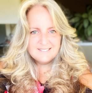 Meet your Posher, Carolynn